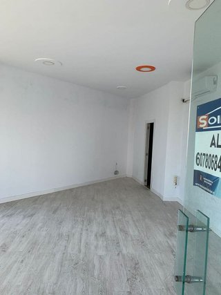 Local comercial en alquiler en Cortadura - Zona Franca  en Cádiz