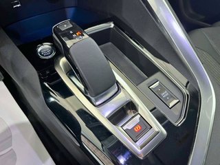 PEUGEOT 3008 Hybrid 225 eEAT8 Allure