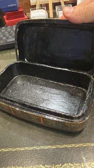 ANTIGUA CAJA LACADA