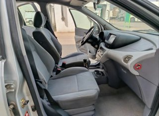 Nissan Almera tino 2.2 dci buen éstado