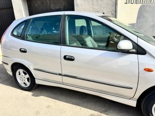 Nissan Almera tino 2.2 dci buen éstado