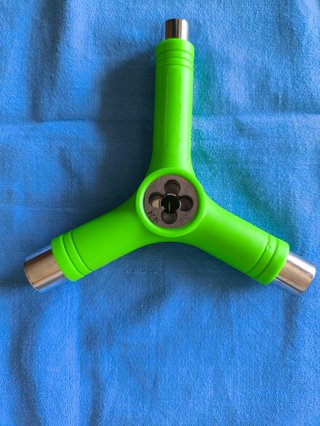 Herramienta Y-Tool Skate Multifunción y Troquel