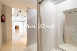 Local comercial en alquiler en La Nova Esquerra de l'Eixample en Barcelona