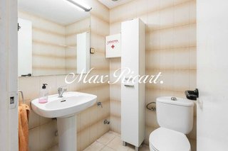 Local comercial en alquiler en La Nova Esquerra de l'Eixample en Barcelona