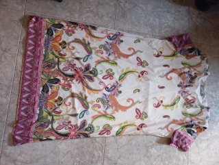 Dos vestidos estampados talla L