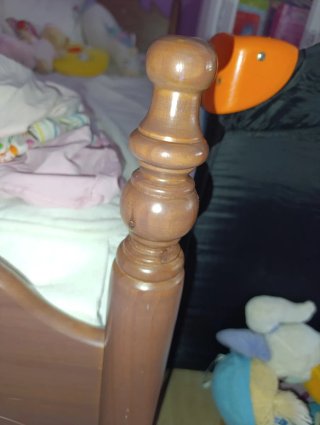 Cama juvenil de madera y tela