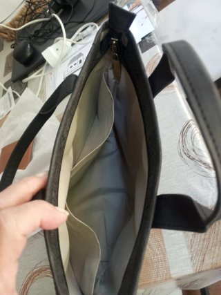 Bolso de mano y billetera Chelau's