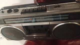 Radiocasete Hitachi Portátil Stereo Radio Cassette