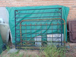 Reja de hierro forjado decorativa