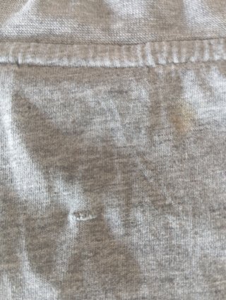 Camiseta Puma Gris Logo Bordado con defectos