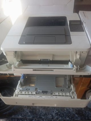 Impresora HP laser Jet proM402dne +3 Tonners