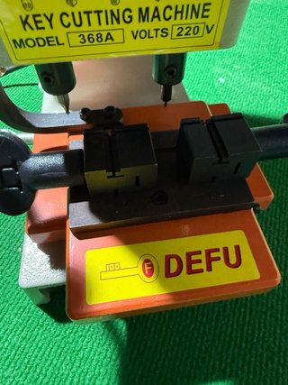 Máquina Corta Llaves DEFÚ 368A 220V