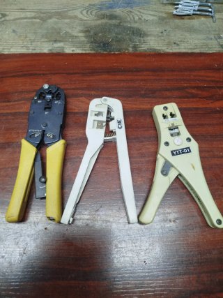 Crimpadora y pelacables para RJ45/RJ11