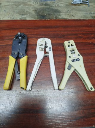 Crimpadora y pelacables para RJ45/RJ11