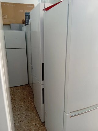 Nevera Samsung y Frigorífico Blanco