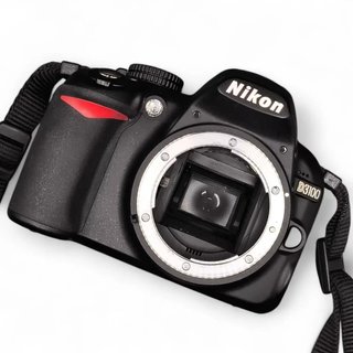 CAMARA DE FOTOS NIKON D3100 CON BATERIA CARGADOR Y FUNDA (SOLO CUERPO)