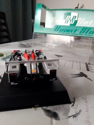 Scalextric Audi R10 TDI Avant Slot 1:32