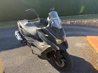 Kymco DT X360 Maxi Scooter Negra