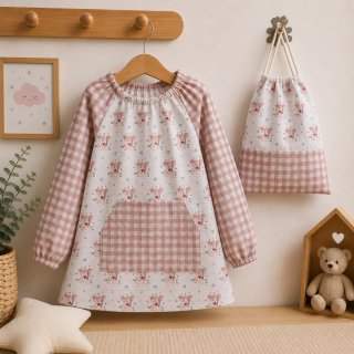 Bata escolar y bolsa multiusos infantil