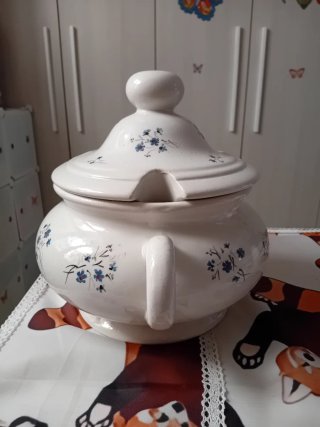 Zuppiera vintage bianca fiori blu anni 70