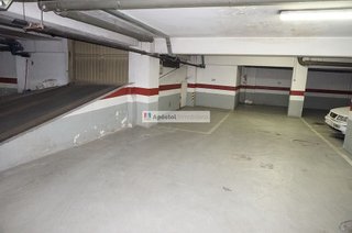 Garaje en alquiler en Ensanche - Sar en Santiago de Compostela