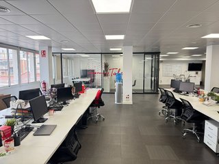 Oficina en alquiler en Les Corts en Barcelona
