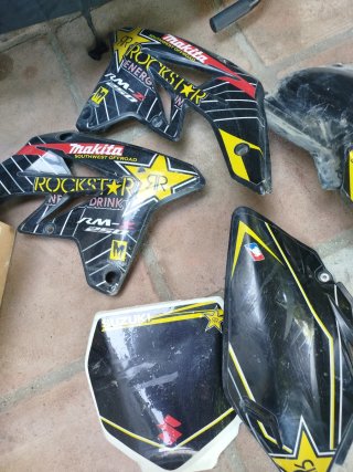 Cachas Suzuki RMZ250 2009 Rockstar Makita