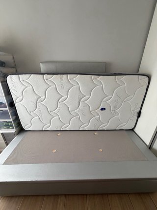 Conjunto canapé, cabecero, colchón y almohada