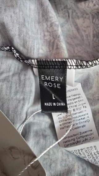 Vestido azul marino con estampado étnico