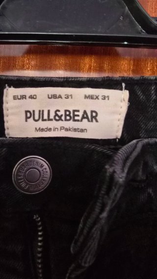 Pantalón vaquero negro Pull&Bear Talla 40