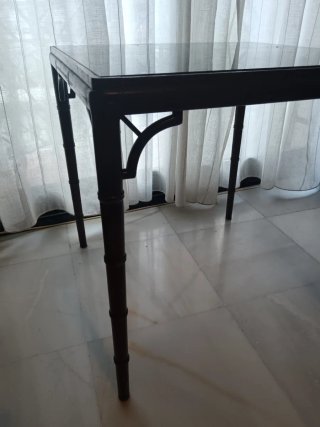 Mesa auxiliar cristal y madera