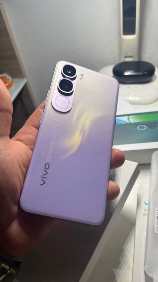 Vivo Y21d de 256  con dos  fundas
