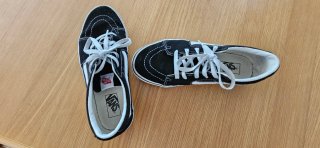 Zapatillas Vans Negras y Blancas