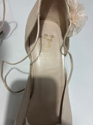Zapatos de boda beige/blanco con flor