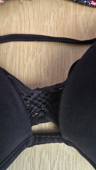 Bikini negro y estampado tribal