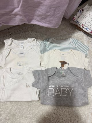 Lote Bodys Bebé 0-3 Meses o 1€ cada uno.