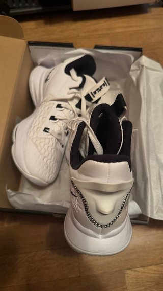 Nike LeBron Witness Summit White