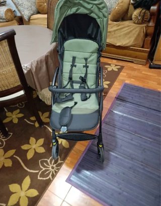 Carrito de bebé negro