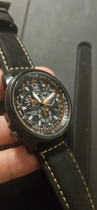 Citizen Pilot Radiocontrolado Zafiro Negro Naranja