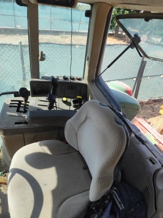 Tractor John Deere 6630 con pala