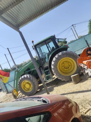 Tractor John Deere 6630 con pala