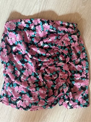 Falda corta floral Pull&Bear