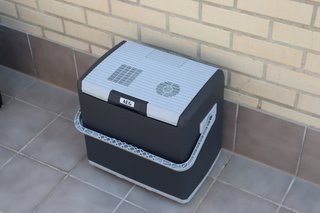 Nevera Eléctrica AEG 28L (No Funciona)