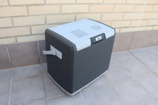 Nevera Eléctrica AEG 28L (No Funciona)