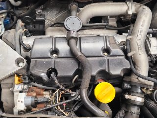 Motor 1.9 dci F9Q con caja de cambios