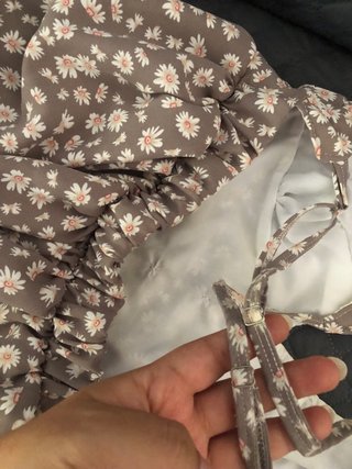 Vestido floral marrón-gris