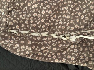 Vestido floral marrón-gris