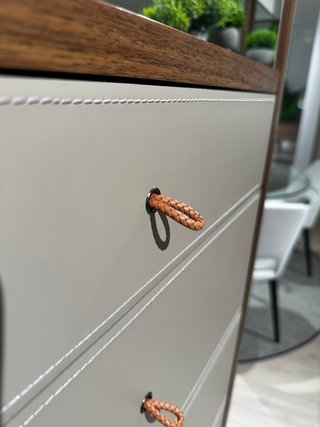 Chinfonier tocador de piel y madera