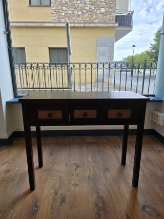 Mesa consola recibidor madera oscura
