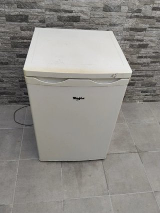 Congelatore verticale bianco a 4 cassetti